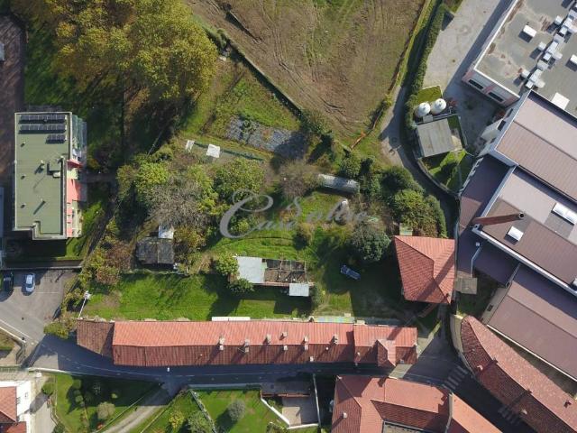 Palazzo / Stabile in vendita a Cucciago CO