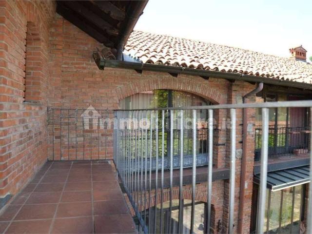 Palazzo / Stabile in vendita a Cucciago CO