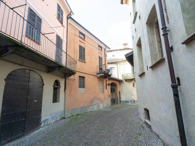 Palazzo / Stabile in vendita a Cuneo CN