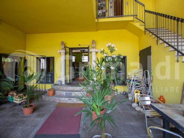 Palazzo / Stabile in vendita a Cusano Milanino MI