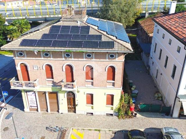 Palazzo / Stabile in vendita a Curtarolo PD