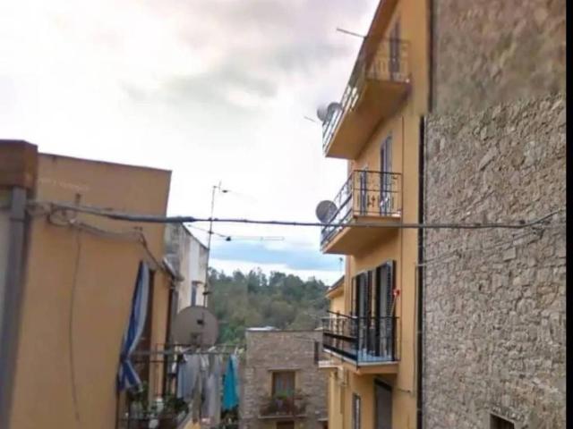 Palazzo / Stabile in vendita a Caccamo PA