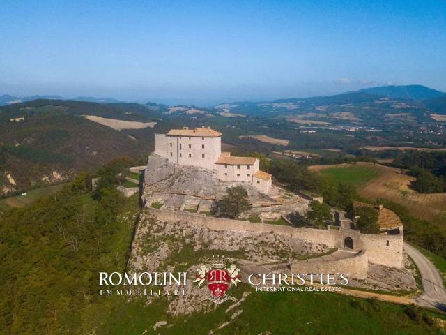 Palazzo / Stabile in vendita a Cagli PU