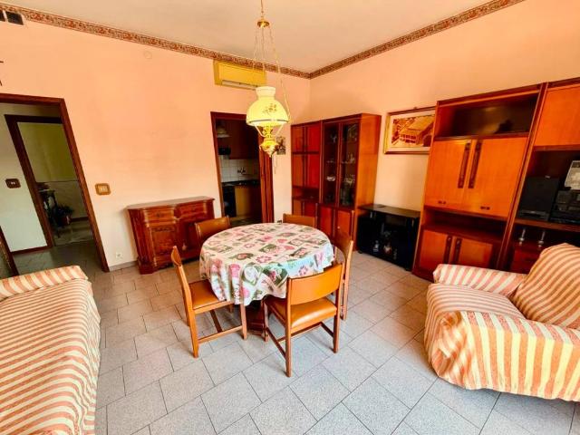 Palazzo / Stabile in vendita a Cadeo PC