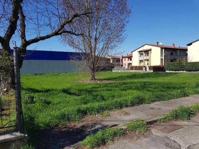 Palazzo / Stabile in vendita a Cadeo PC