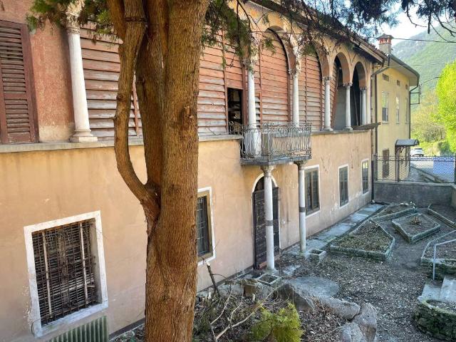 Palazzo / Stabile in vendita a Caino BS