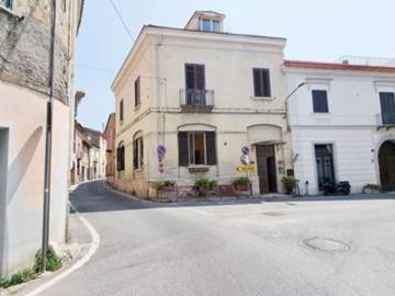 Palazzo / Stabile in vendita a Caivano NA