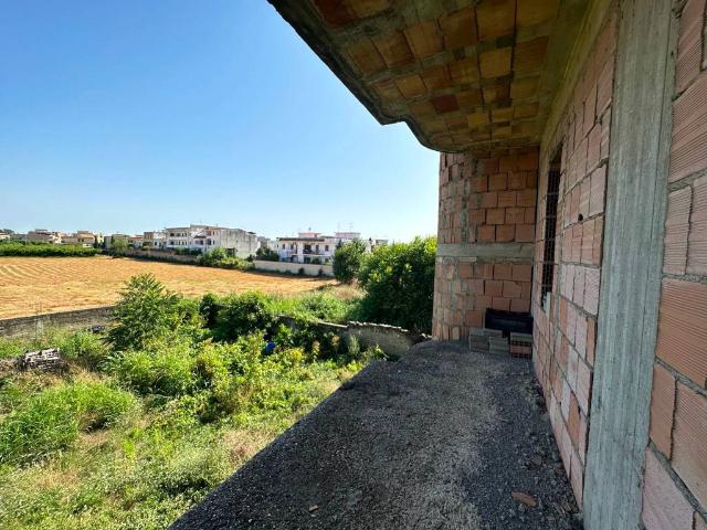 Palazzo / Stabile in vendita a Caivano NA