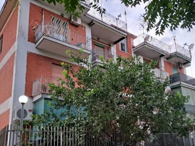 Palazzo / Stabile in vendita a Caivano NA