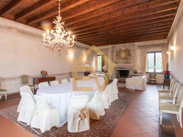 Palazzo / Stabile in vendita a Calcinato BS