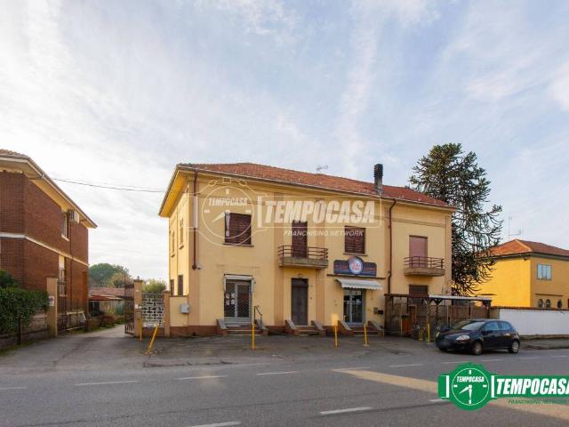 Palazzo / Stabile in vendita a Caltignaga NO