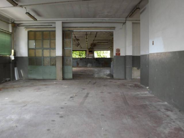 Palazzo / Stabile in vendita a Camerano AN