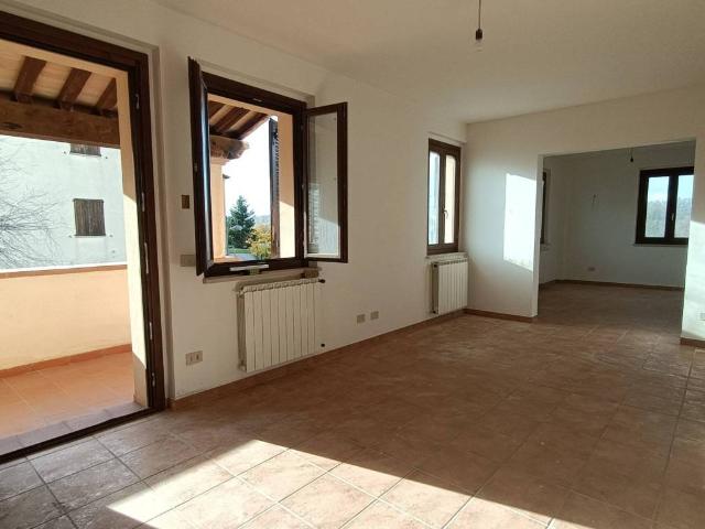 Palazzo / Stabile in vendita a Camerino MC