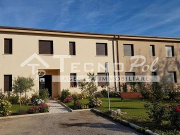 Palazzo / Stabile in vendita a Campodarsego PD