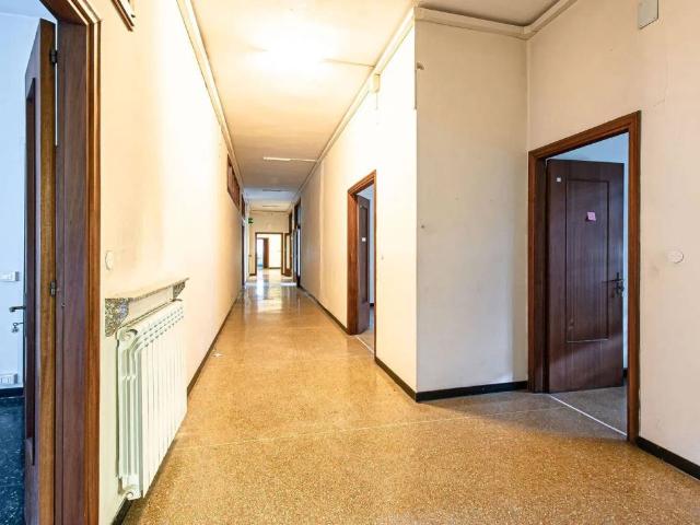 Palazzo / Stabile in vendita a Campomorone GE
