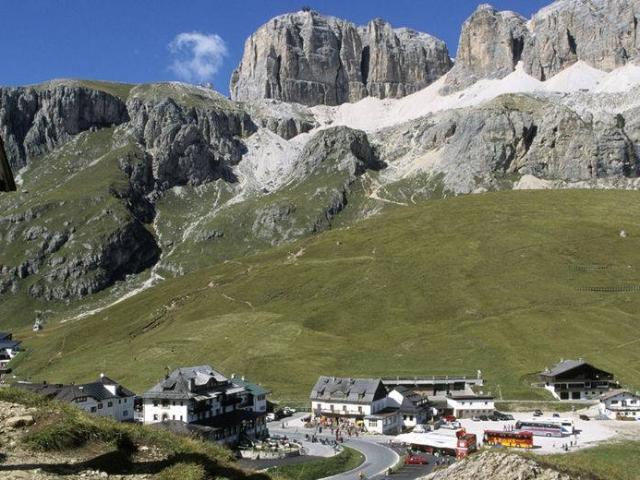 Palazzo / Stabile in vendita a Canazei TN