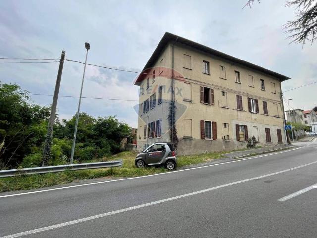 Palazzo / Stabile in vendita a Casnate con Bernate CO