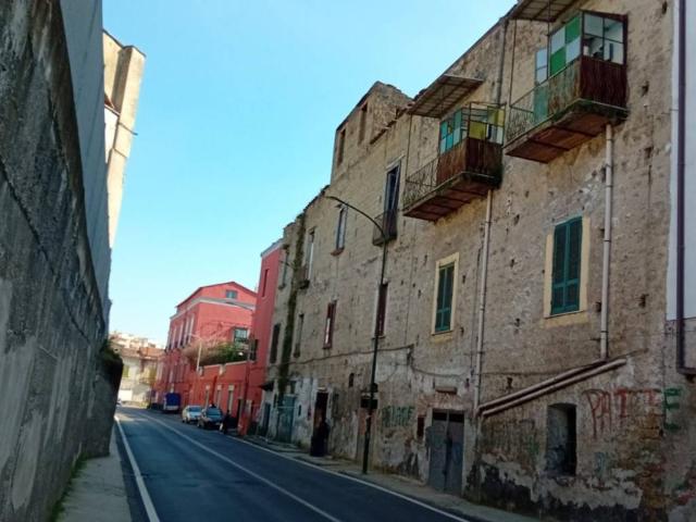 Palazzo / Stabile in vendita a Casoria NA