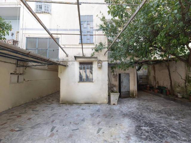 Palazzo / Stabile in vendita a Casoria NA
