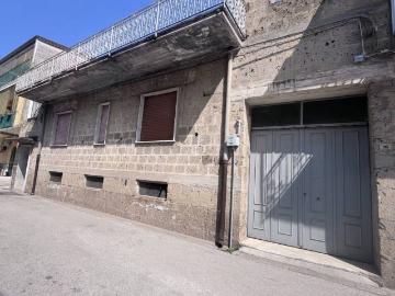 Palazzo / Stabile in vendita a Casagiove CE