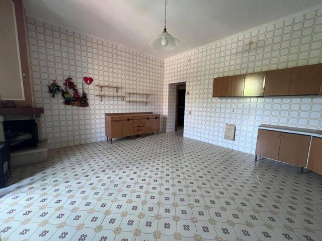 Palazzo / Stabile in vendita a Casagiove CE
