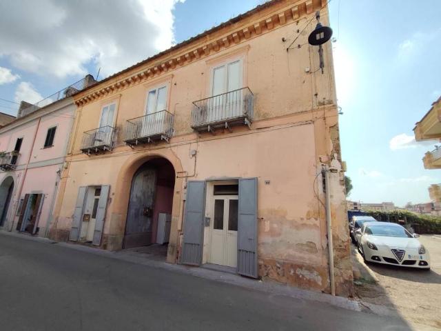 Palazzo / Stabile in vendita a Casagiove CE