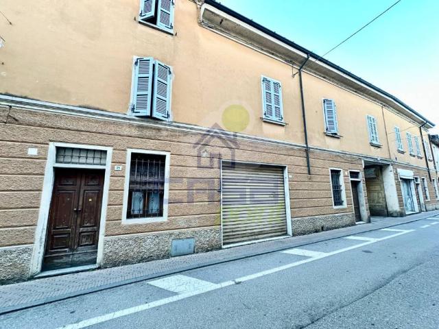 Palazzo / Stabile in vendita a Casalbuttano ed Uniti CR