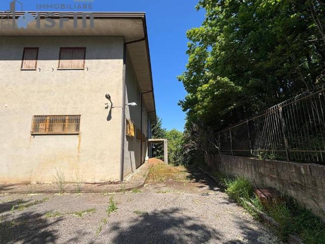 Palazzo / Stabile in vendita a Casali del Manco CS