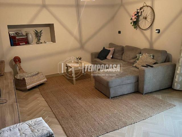 Palazzo / Stabile in vendita a Casalnuovo di Napoli NA
