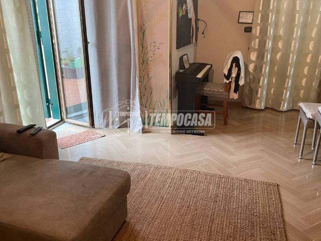 Palazzo / Stabile in vendita a Casalnuovo di Napoli NA