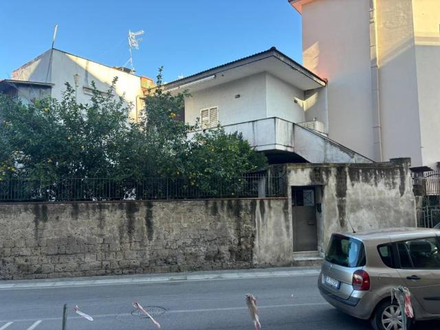 Palazzo / Stabile in vendita a Casalnuovo di Napoli NA