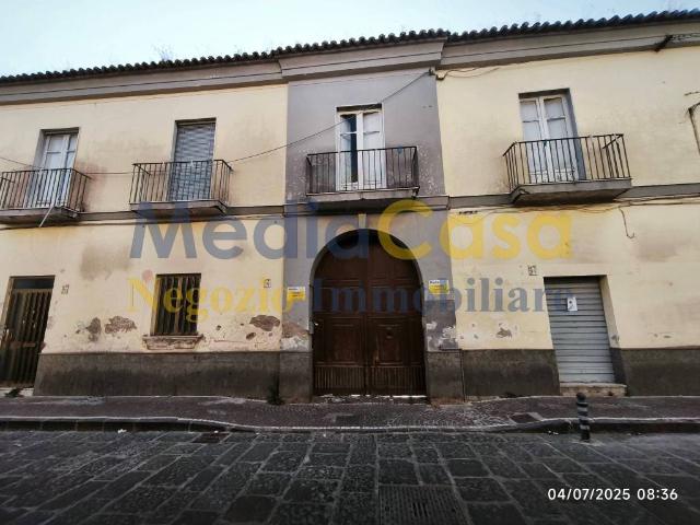 Palazzo / Stabile in vendita a Casaluce CE