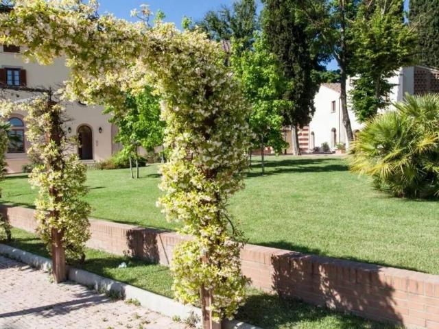 Palazzo / Stabile in vendita a Casciana Terme Lari PI