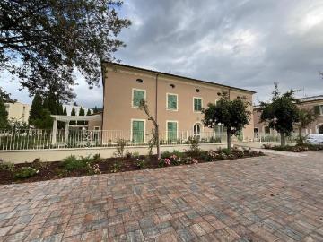 Palazzo / Stabile in vendita a Cascina PI