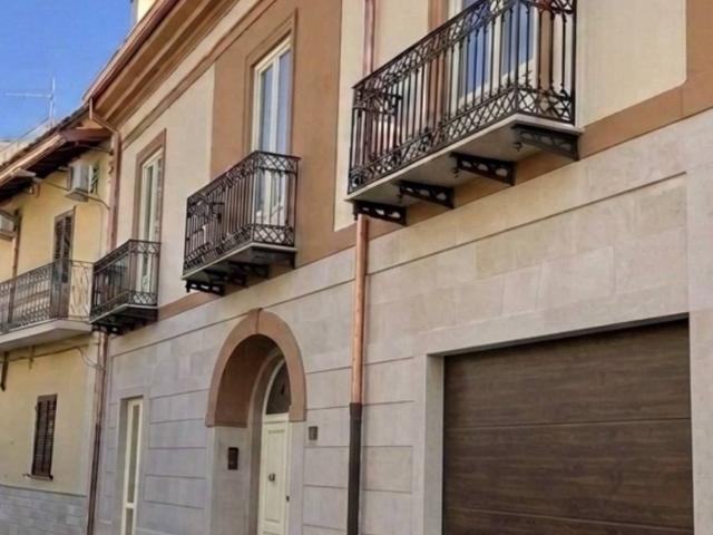 Palazzo / Stabile in vendita a Caserta CE