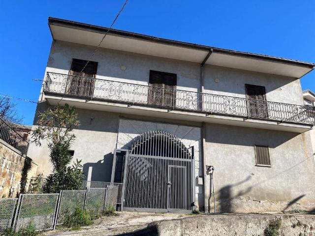 Palazzo / Stabile in vendita a Caserta CE