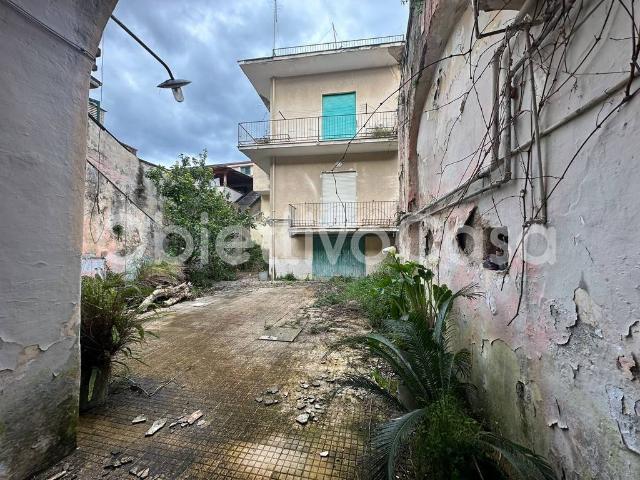 Palazzo / Stabile in vendita a Caserta CE