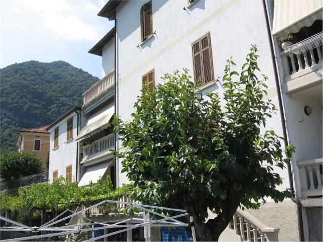 Palazzo / Stabile in vendita a Caslino d'Erba CO