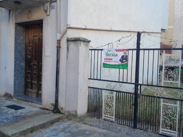 Palazzo / Stabile in vendita a Cassano all'Ionio CS