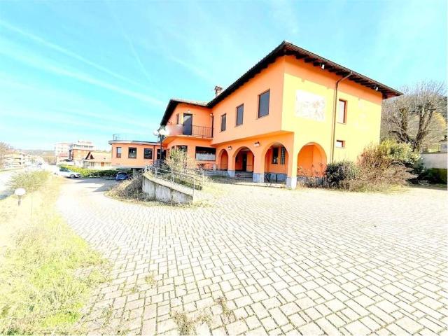 Palazzo / Stabile in vendita a Cassano Spinola AL