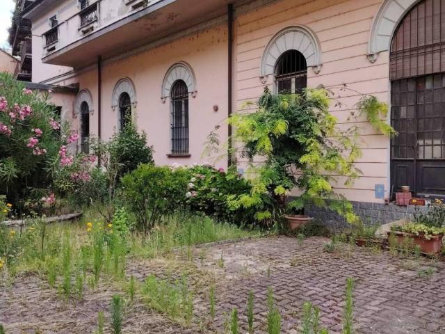 Palazzo / Stabile in vendita a Cassolnovo PV
