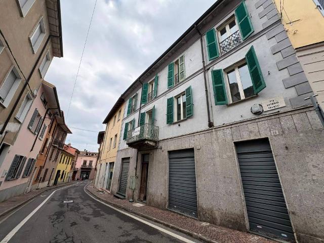 Palazzo / Stabile in vendita a Casteggio PV