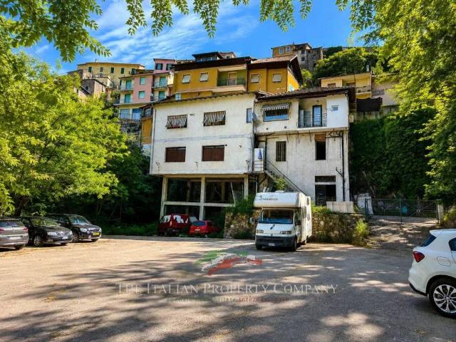 Palazzo / Stabile in vendita a Castel Vittorio IM
