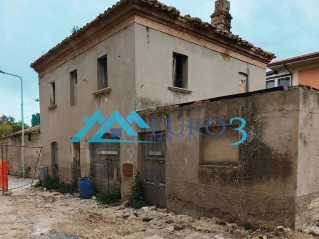 Palazzo / Stabile in vendita a Castel di Lama AP
