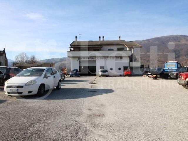 Palazzo / Stabile in vendita a Castel di Sangro AQ