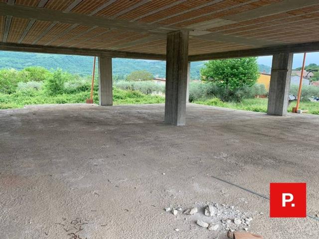Palazzo / Stabile in vendita a Castel Morrone CE