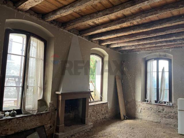 Palazzo / Stabile in vendita a Castelnuovo del Garda VR