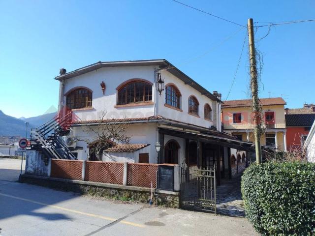 Palazzo / Stabile in vendita a Castelnuovo di Garfagnana LU