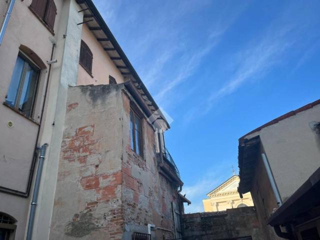 Palazzo / Stabile in vendita a Castelbelforte MN