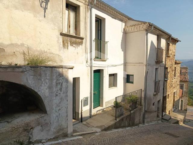 Palazzo / Stabile in vendita a Castelbottaccio CB